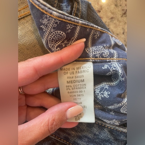 Women’s Y2K gap low rise boot cut jeans in medium wash size 28/6 X 32 - Picture 6 of 10